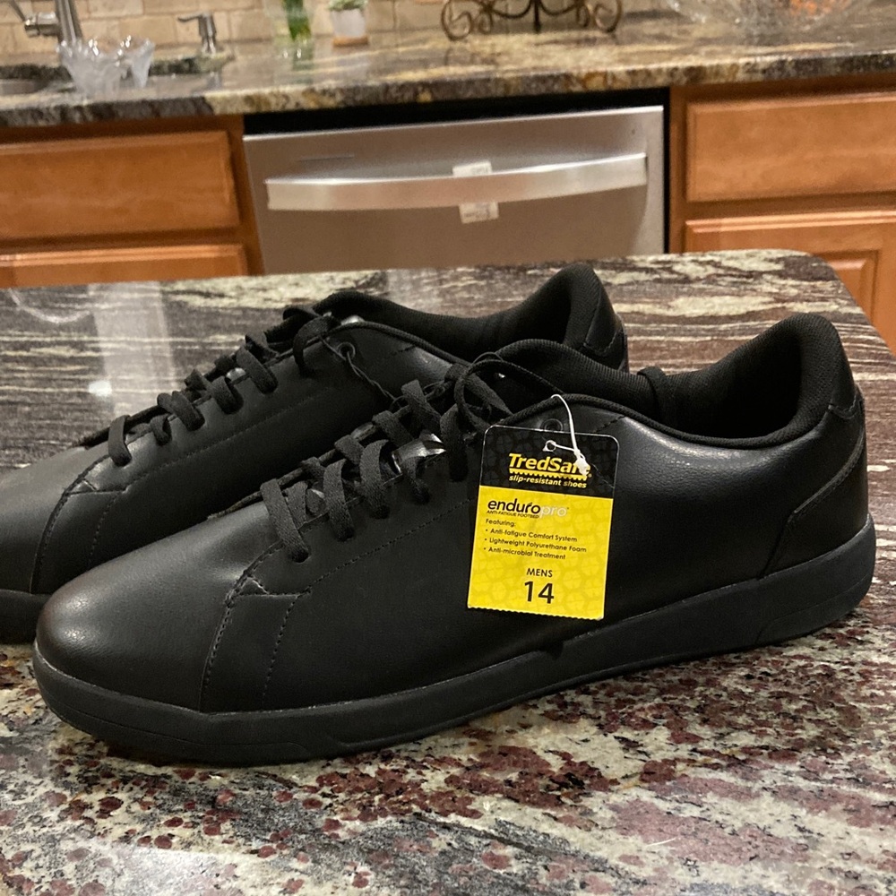 Men's NEW Tredsafe Jayden Slip Resistant Black Occupational Work Shoes